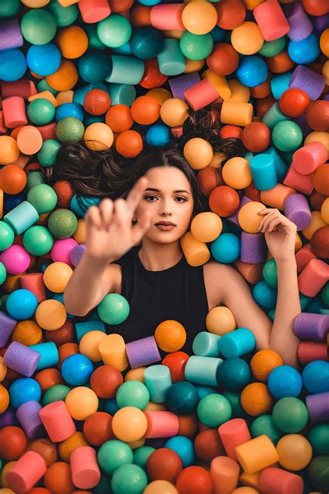 mujeres en pelotas gratis|MUJERES CON PELOTAS